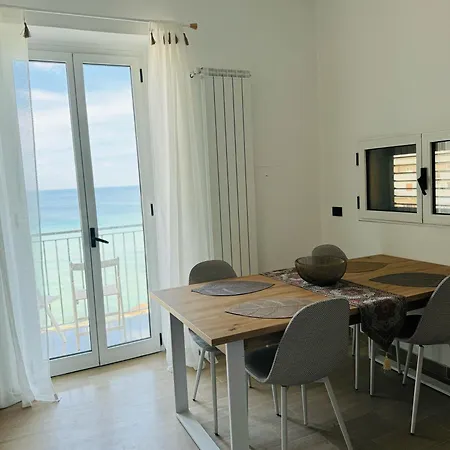 Apartment Live And Italy